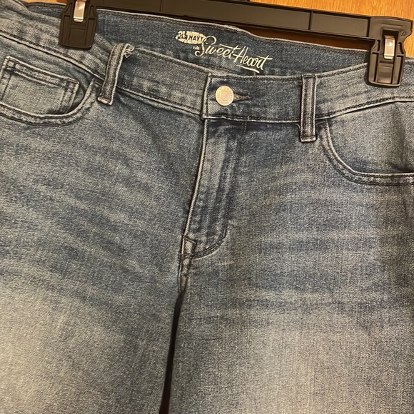 •OLD NAVY•MEDIUM WASH HIGH RISE SWEETHEART 6.5" INSEAM DENIM SHORTS SIZE 10 - Picture 9 of 10